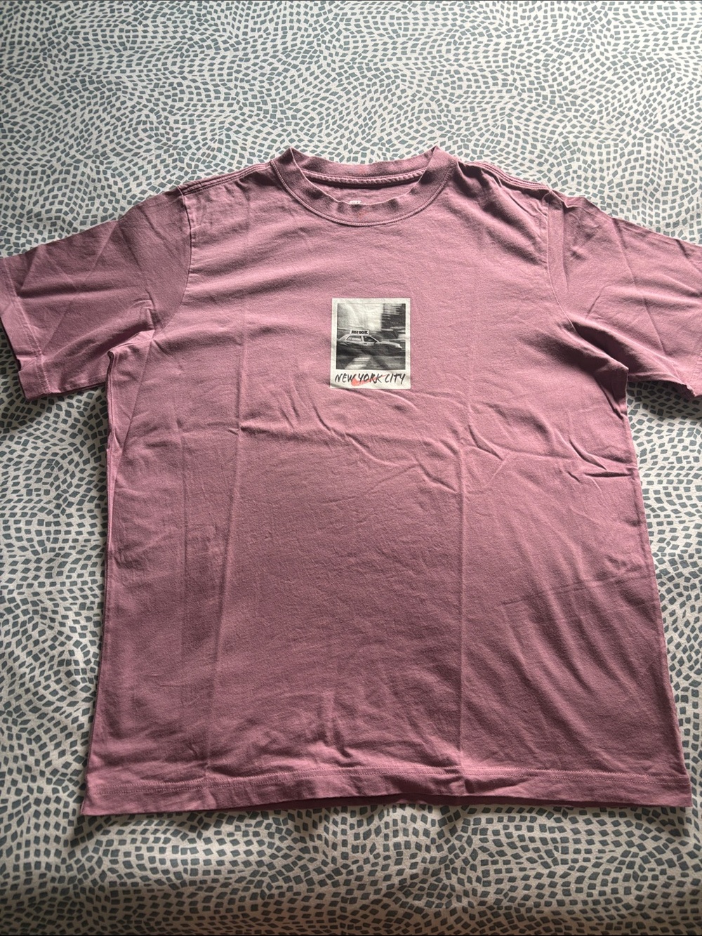 Nike woman’s oversized Crewneck Graphic T-Shirt - New York City Print never worn